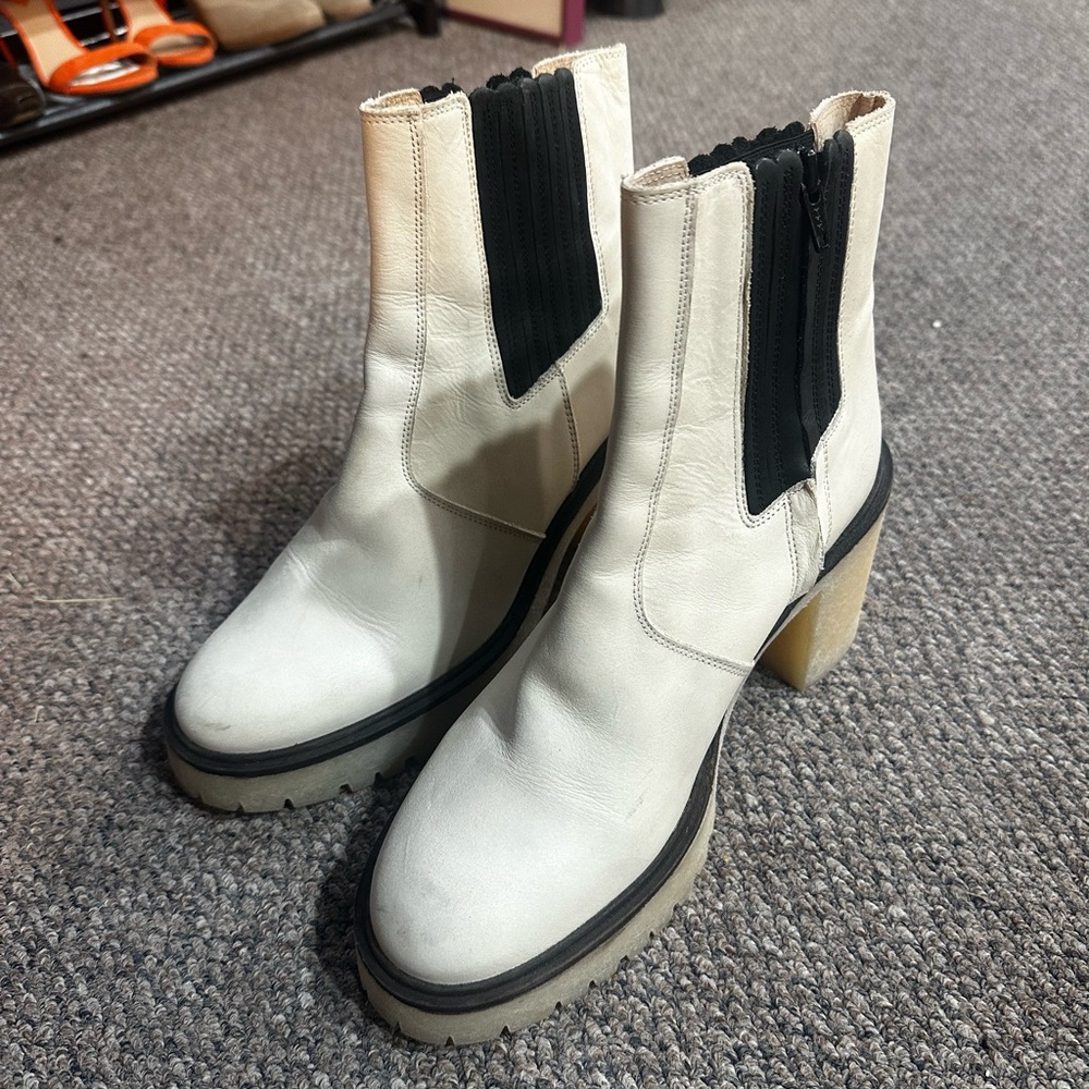 Free People white Boots Leather Made in Spain size 8.5 /39
